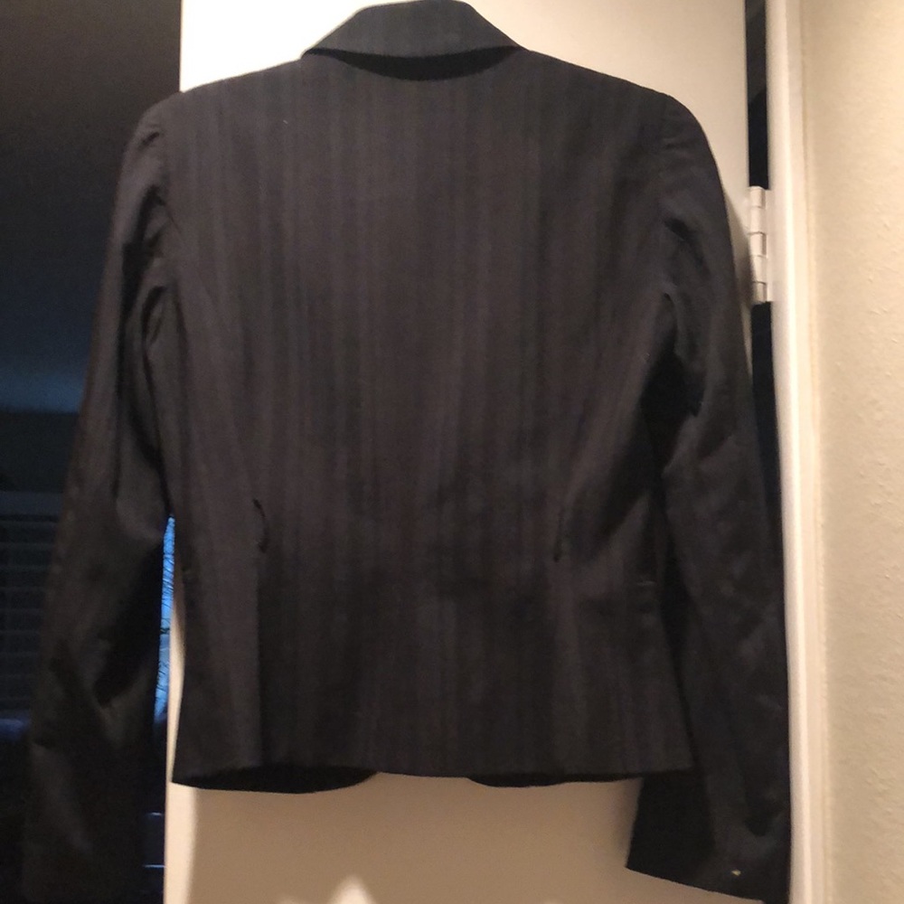 Larry Levine Taylored Blazer/Jacket Woman’s Size Sm Black w/Grey Pinstripes - Picture 7 of 10